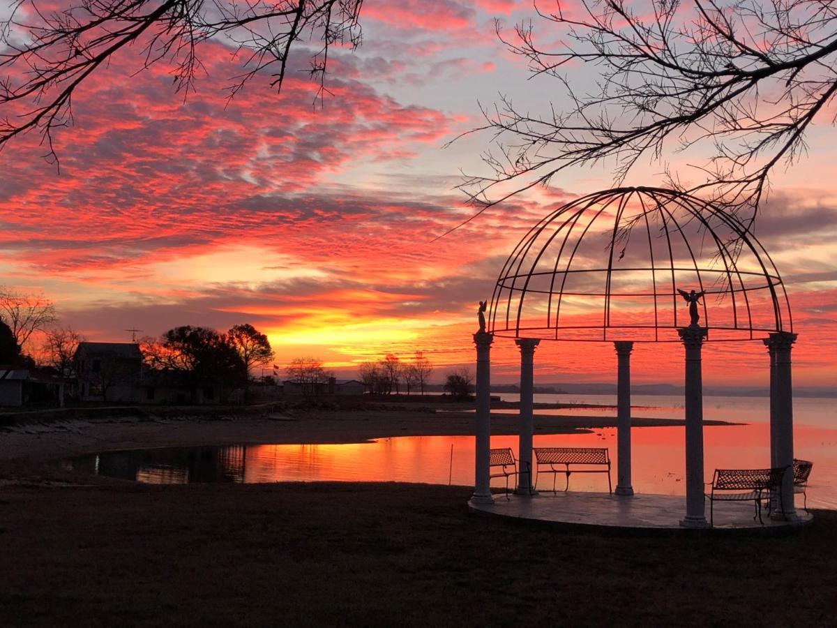 Oasis Lake Buchanan Bluffton 外观 照片