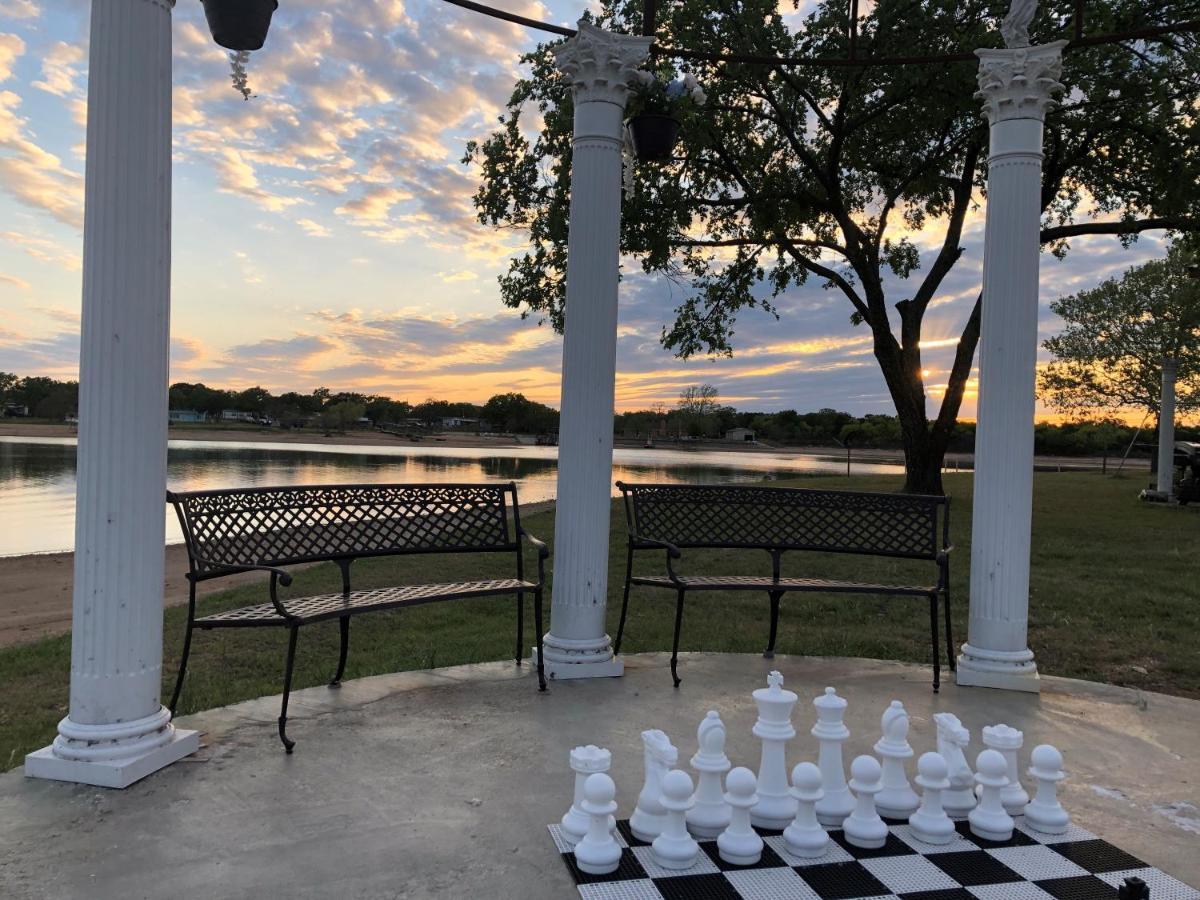 Oasis Lake Buchanan Bluffton 外观 照片