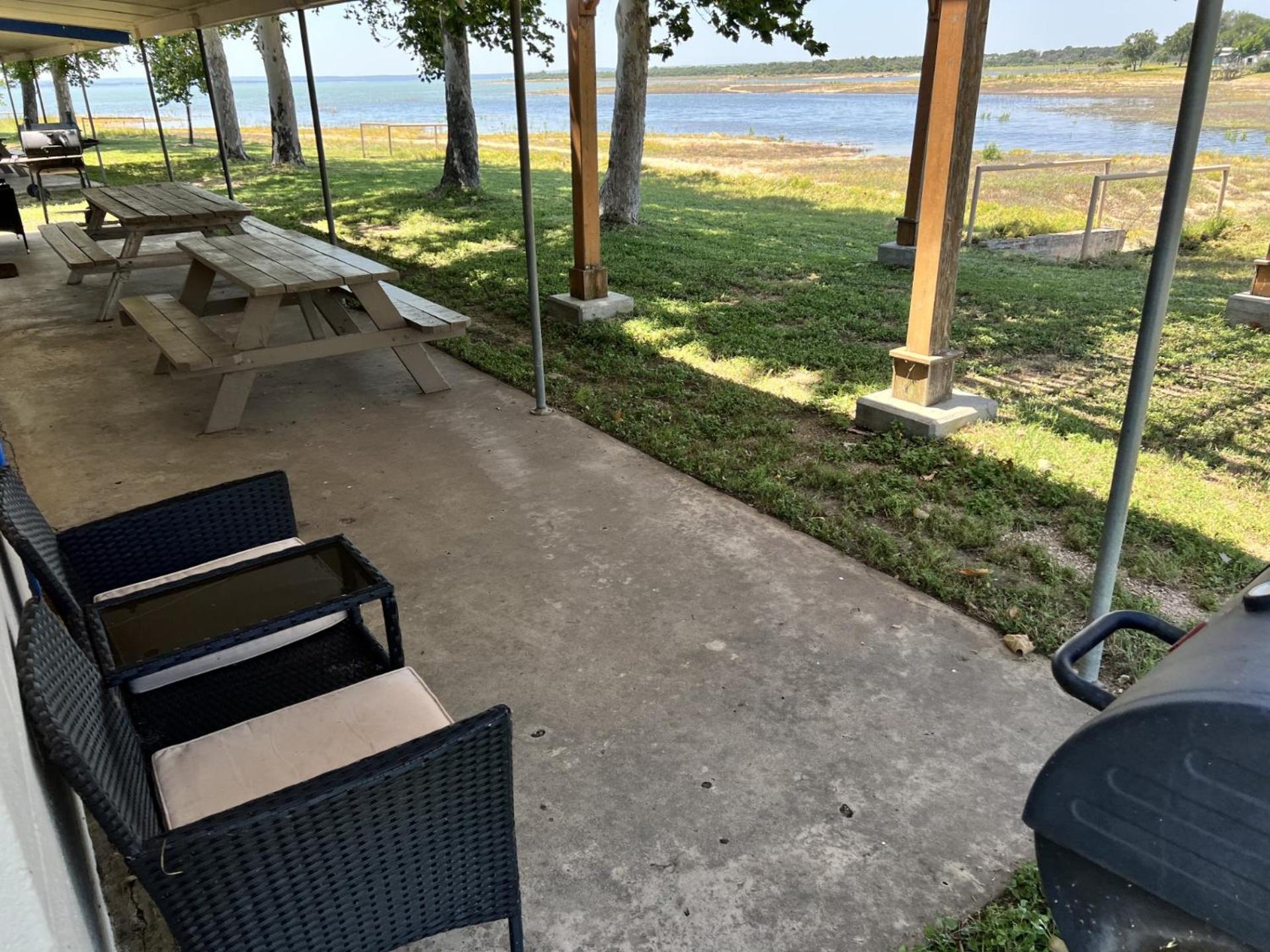 Oasis Lake Buchanan Bluffton 外观 照片
