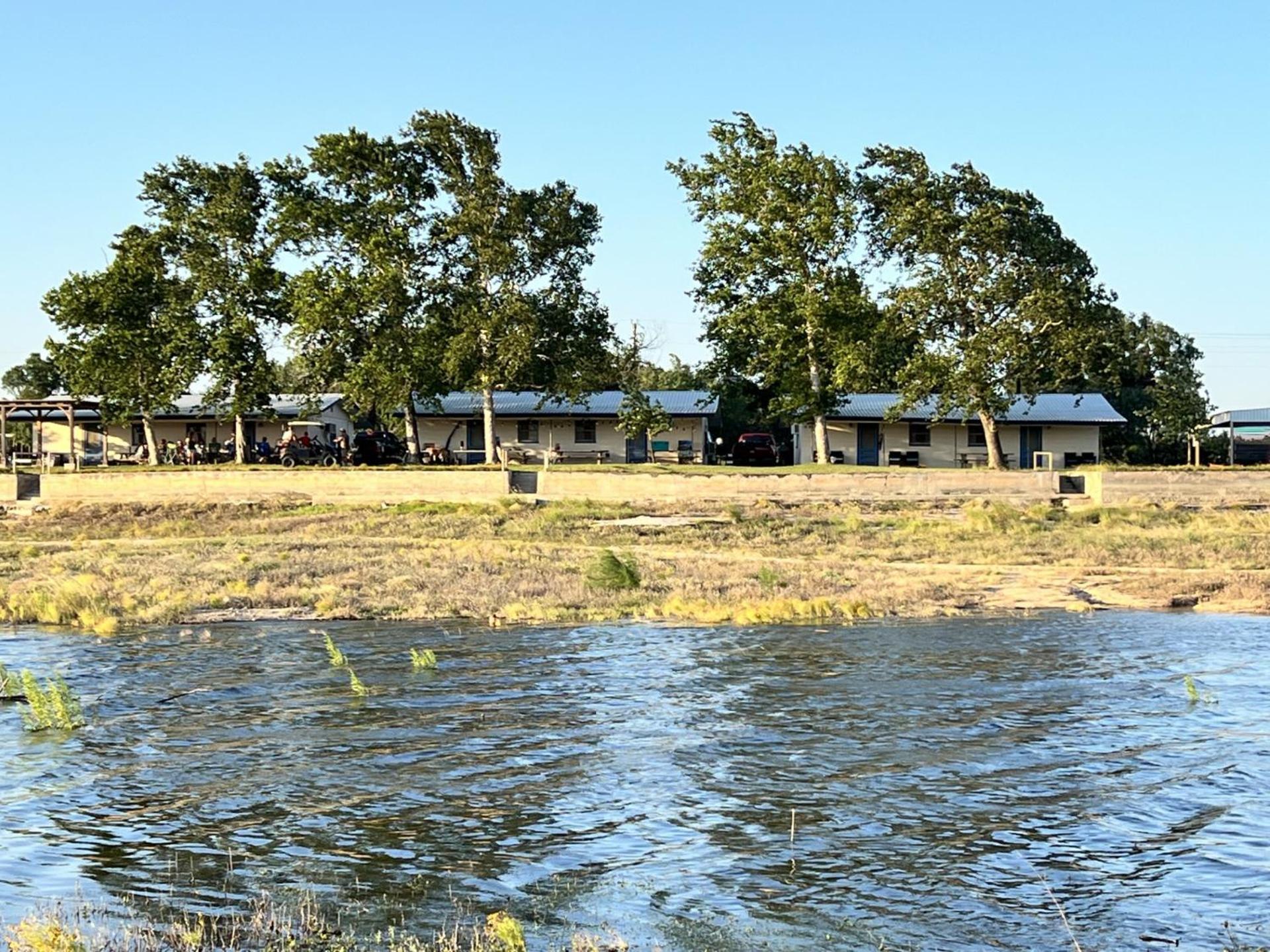 Oasis Lake Buchanan Bluffton 外观 照片